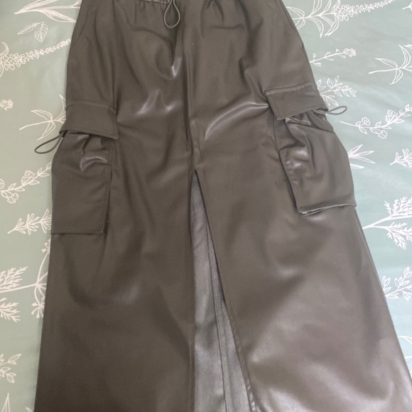 Zara faux leather army green maxi skirt - Picture 1 of 3